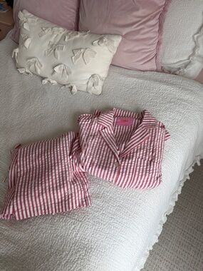pink and white striped bow pjs, never worn, brand is starfit! Super cute!!